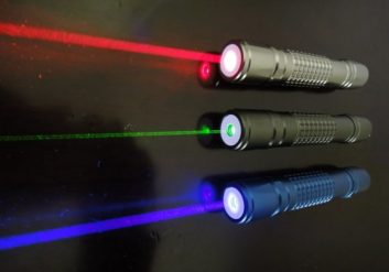 レーザーポインター